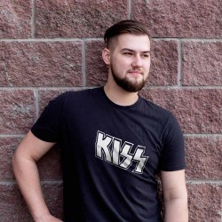 Тениска Kiss